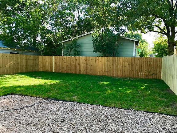 5th image of 114 Oleander St