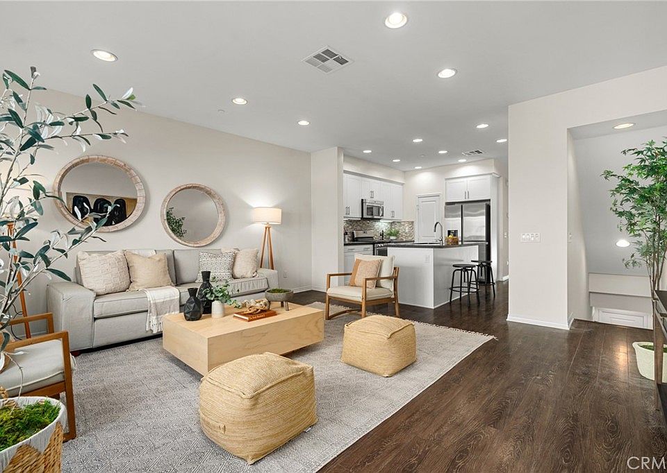 1st image of 5552 Coral Dr Unit 102