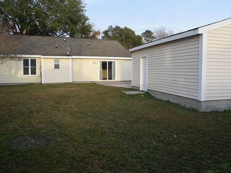 6805 Amberlake Dr — Photo 7
