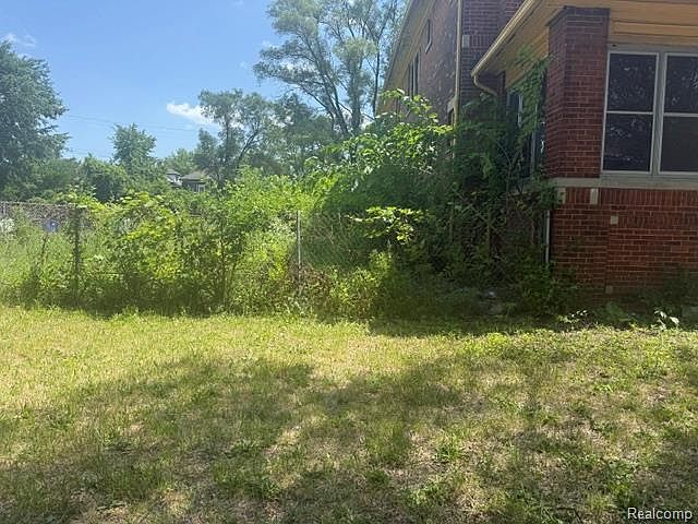 1st image of 2295 Gladstone St