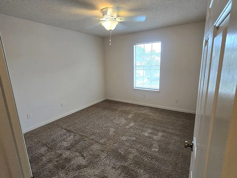 Tusculum Square Apartments and Townhomes — Photo 32