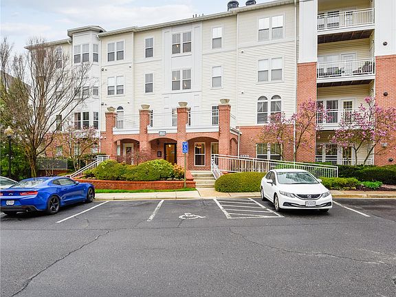 4th image of 2931 Deer Hollow Way Unit 102
