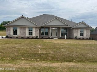 5857 Grove Ln, Horn Lake, MS 38637