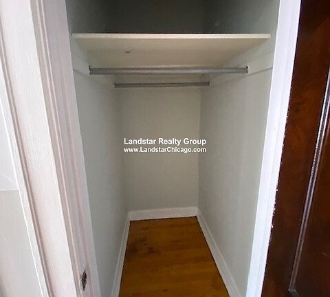 2nd image of 1023 W Argyle St #321