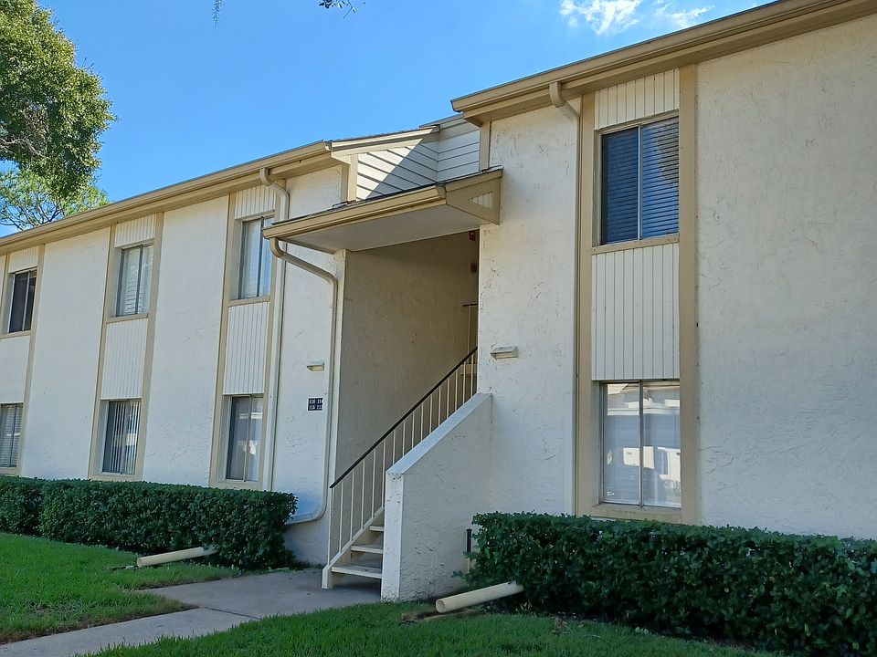 1st image of 114 Palmetto Ct