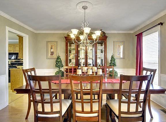 3rd image of 181 Bridgewood Dr