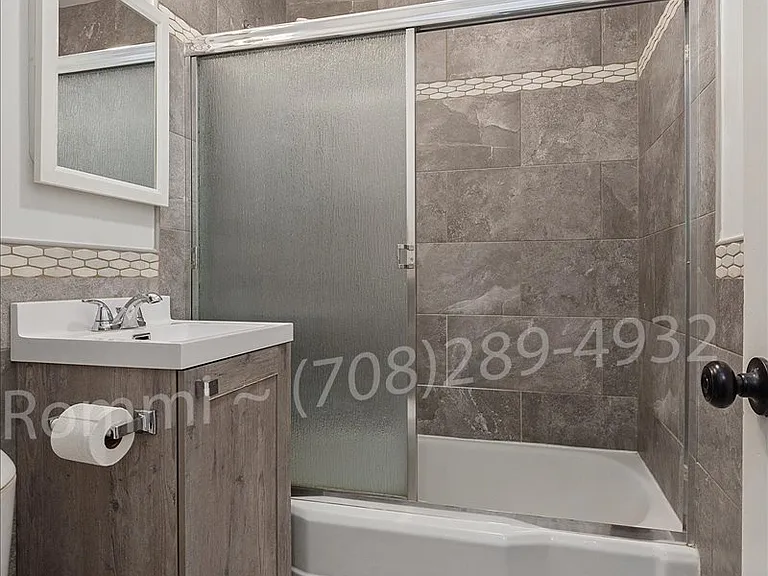 6717 Huron Ave — Photo 17