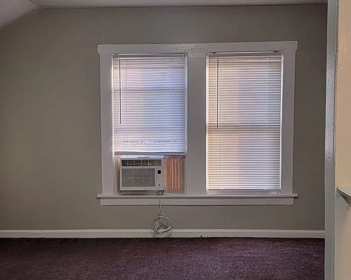 951 W Florence Ave — Photo 8