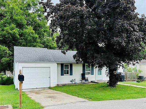 3rd image of 805 Trevillian Dr