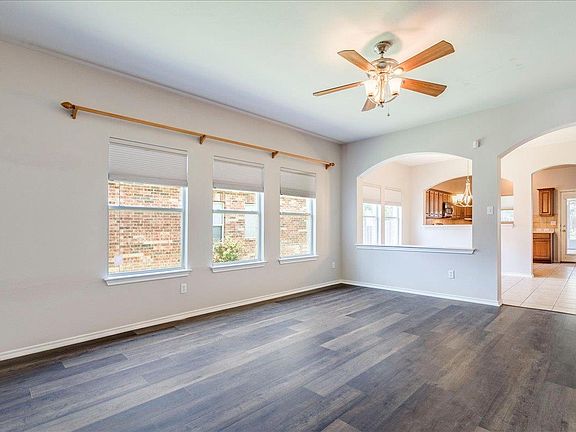 5th image of 239 Dark Horse Ln