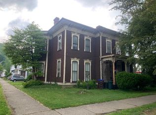 404 10th St APT B, Franklin, PA 16323