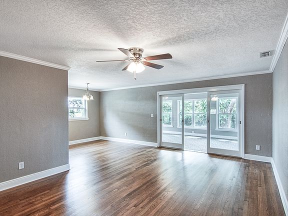 2nd image of 2728 Fairmount Ave