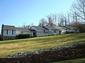 5th image of 418 Eastley Ct