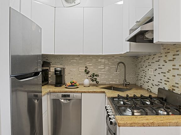 5th image of 333 E 46th St APT 9K