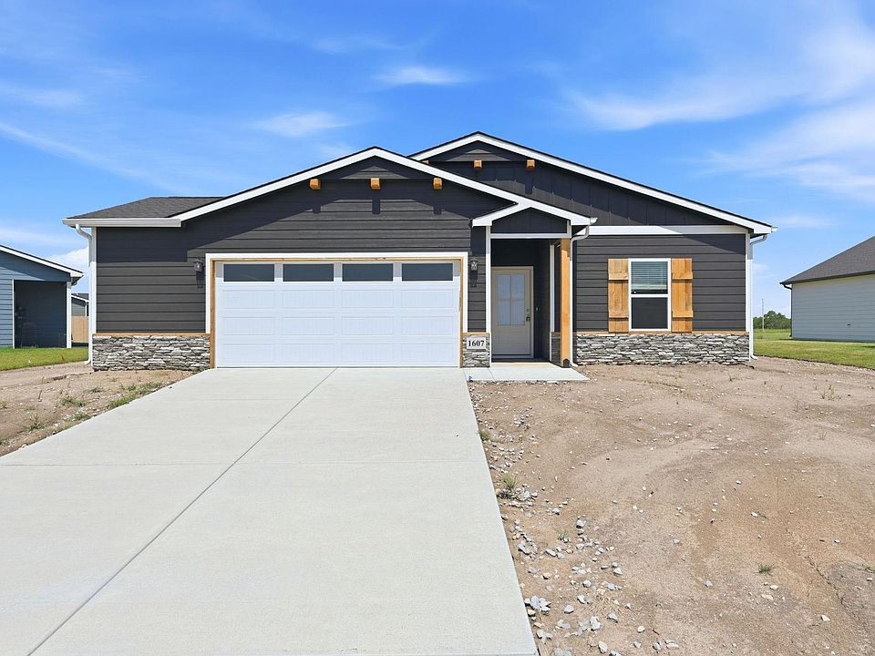 1st image of 1607 N Emerald Valley Dr