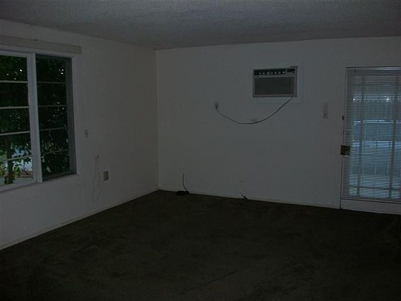 3rd image of 628 California St