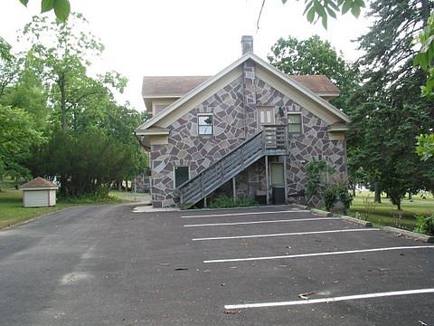2nd image of 1720 Plank Rd