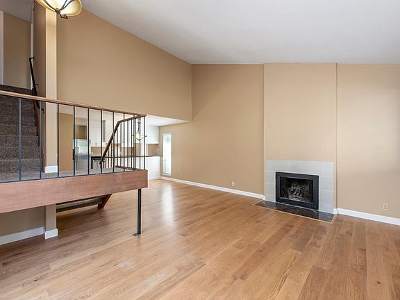 5th image of 125 Connemara Way APT 22