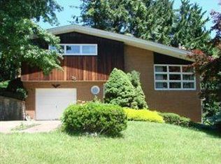 33 Pleasant Dr, Monessen, PA 15062