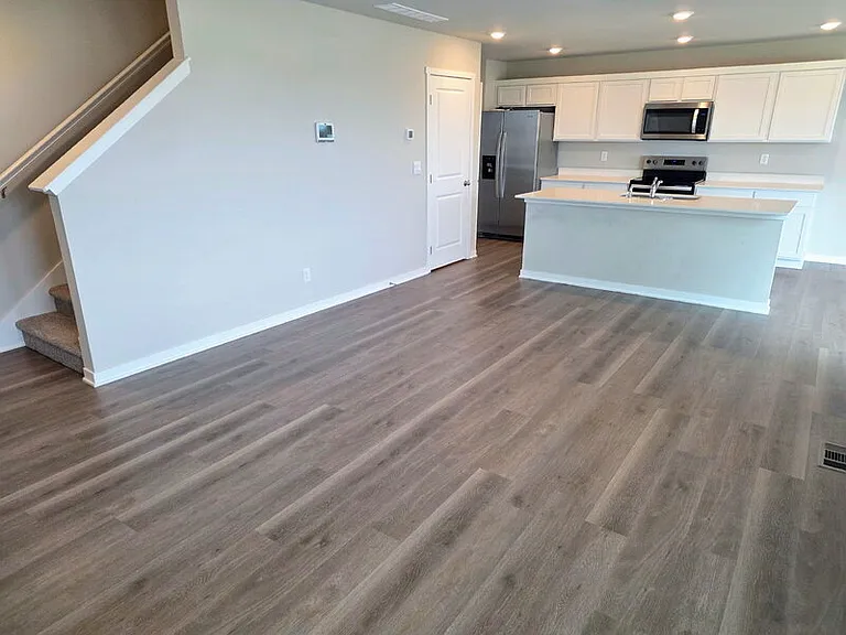 655 NW Williamsburg Ln — Photo 14