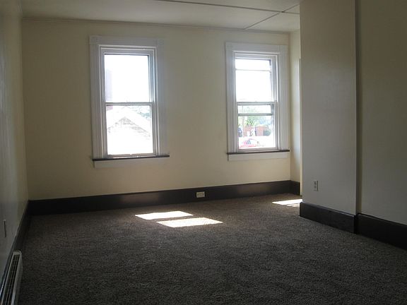 4th image of 20 Division St