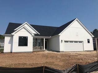 2054 E Teton Trl, Grafton, WI 53024