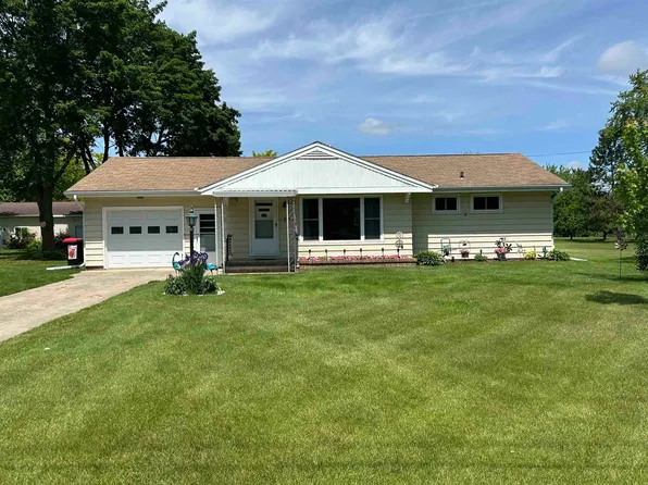 207 W Main St, Gillett, WI 54124