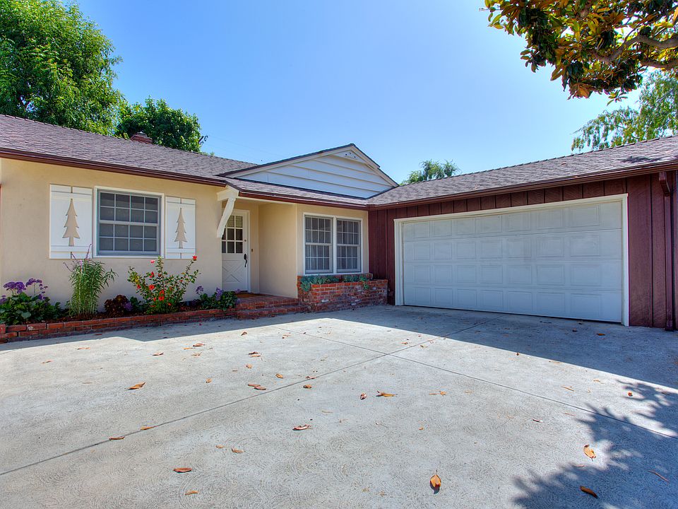1st image of 139 W Las Flores Dr