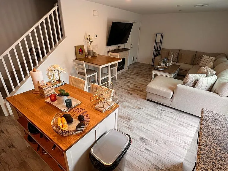 375 Yellow Finch Ln — Photo 5