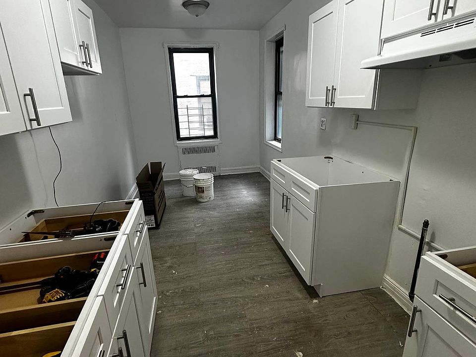 1st image of 40-18 Hampton St #22H