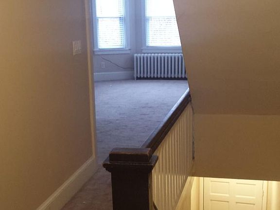 Entry / Living Room