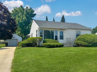 935 W Empire St, Freeport, IL 61032