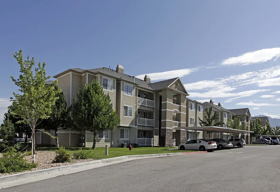 7011 S 1300 W - Unit Spring Hollow Apartments — Photo 2