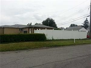 5th image of 66 Kemp Ave