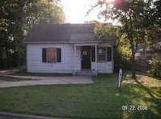 1222 Cambridge St, River Oaks, TX 76114