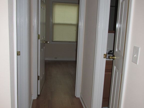 hallway to 2 bedrooms & bathroom