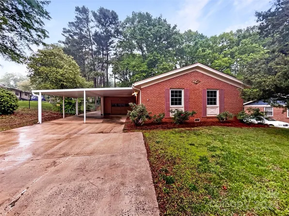 6918 Glenmoor Dr, Charlotte, NC 28214