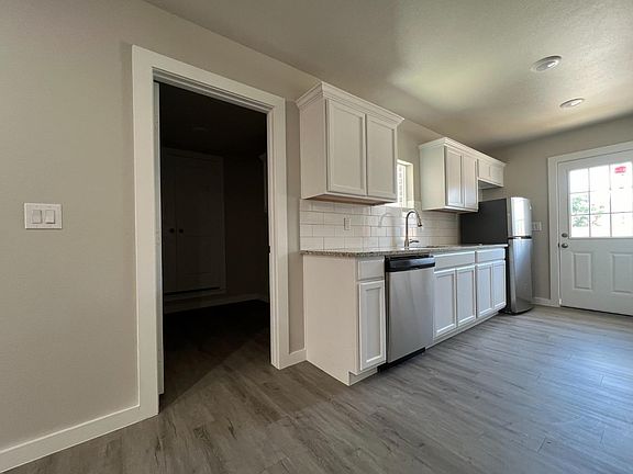 4th image of 2611 Cornell St