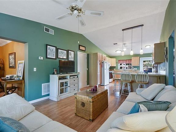 5th image of 150 Lake Dr