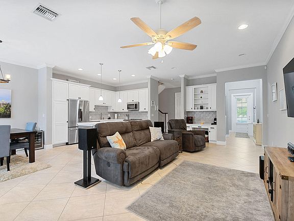 3rd image of 116 Ocean Breeze Dr
