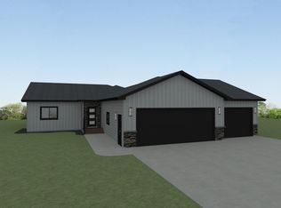 327 19th Ave NW, Watertown, SD 57201