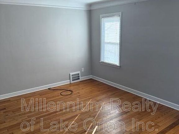 5th image of 2800 Ellwood Ave