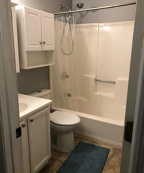641 Shadywood Ln — Photo 14