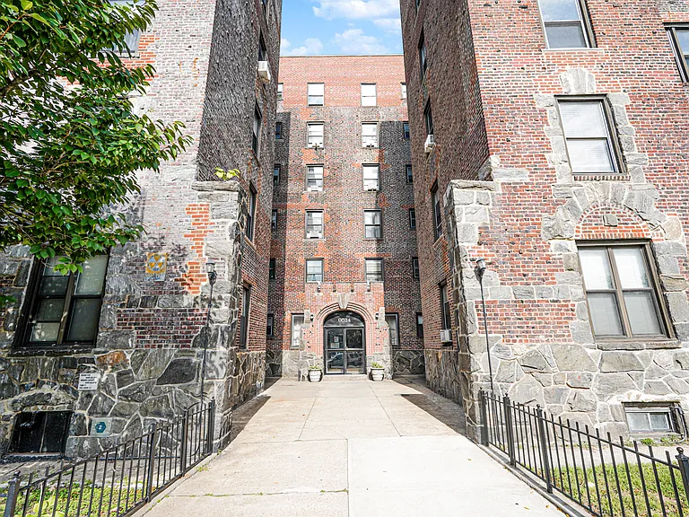 9524 Fort Hamilton Pkwy #601 — Photo 1