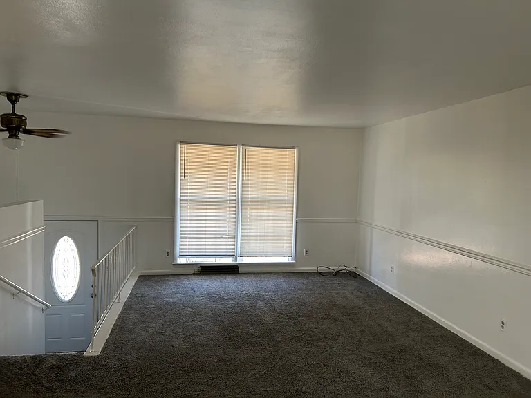 313 Sparta St — Photo 6