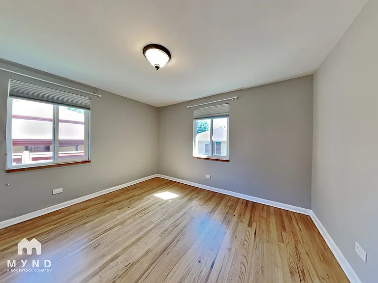 1076 S Monroe St — Photo 8