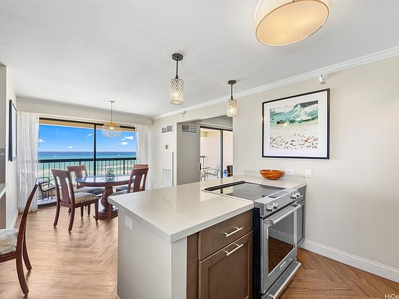 4th image of 2470 Kalakaua Ave APT 1101