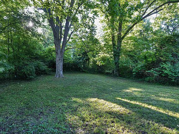 5th image of 3156 Saint Charles Dr