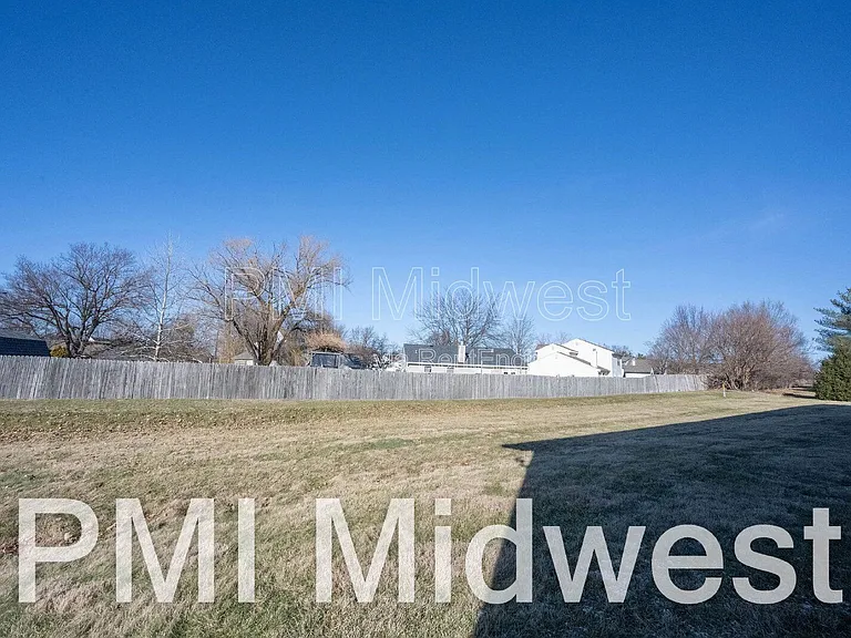 140 Maple Park Dr #3 — Photo 21
