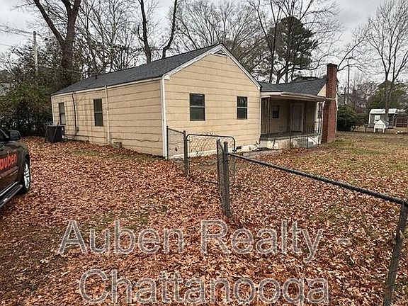 2nd image of 105 Hunt Ave
